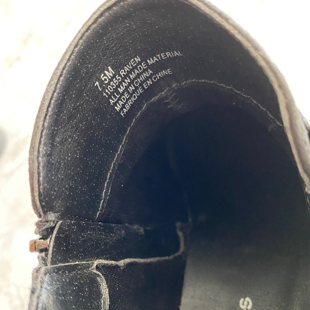 Maurice’s Raven Cross Strap Ankle Booties - Picture 7 of 7